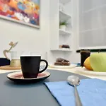 Apartament No 6 *