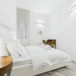 No 6 Apartament