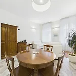 No 6 Apartament