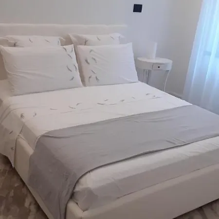 Apartment No 6 *