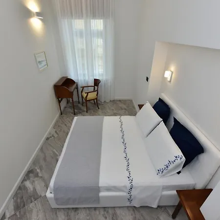 No 6 Διαμέρισμα