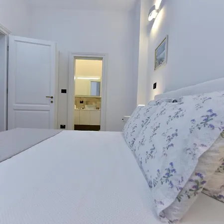 No 6 Apartment