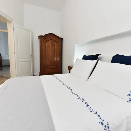 No 6 Apartment